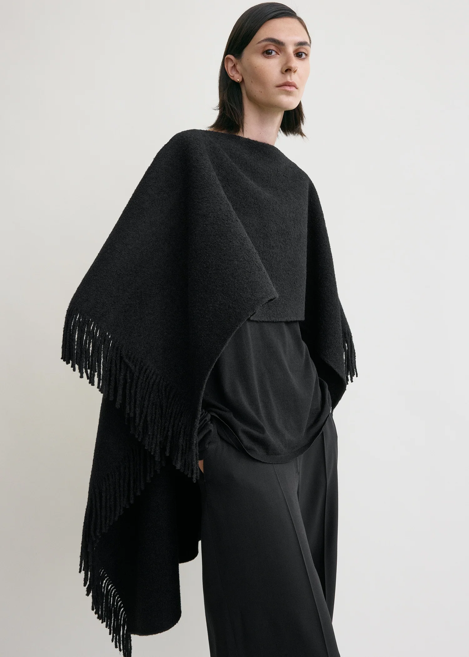 Fringed poncho black - Image 4