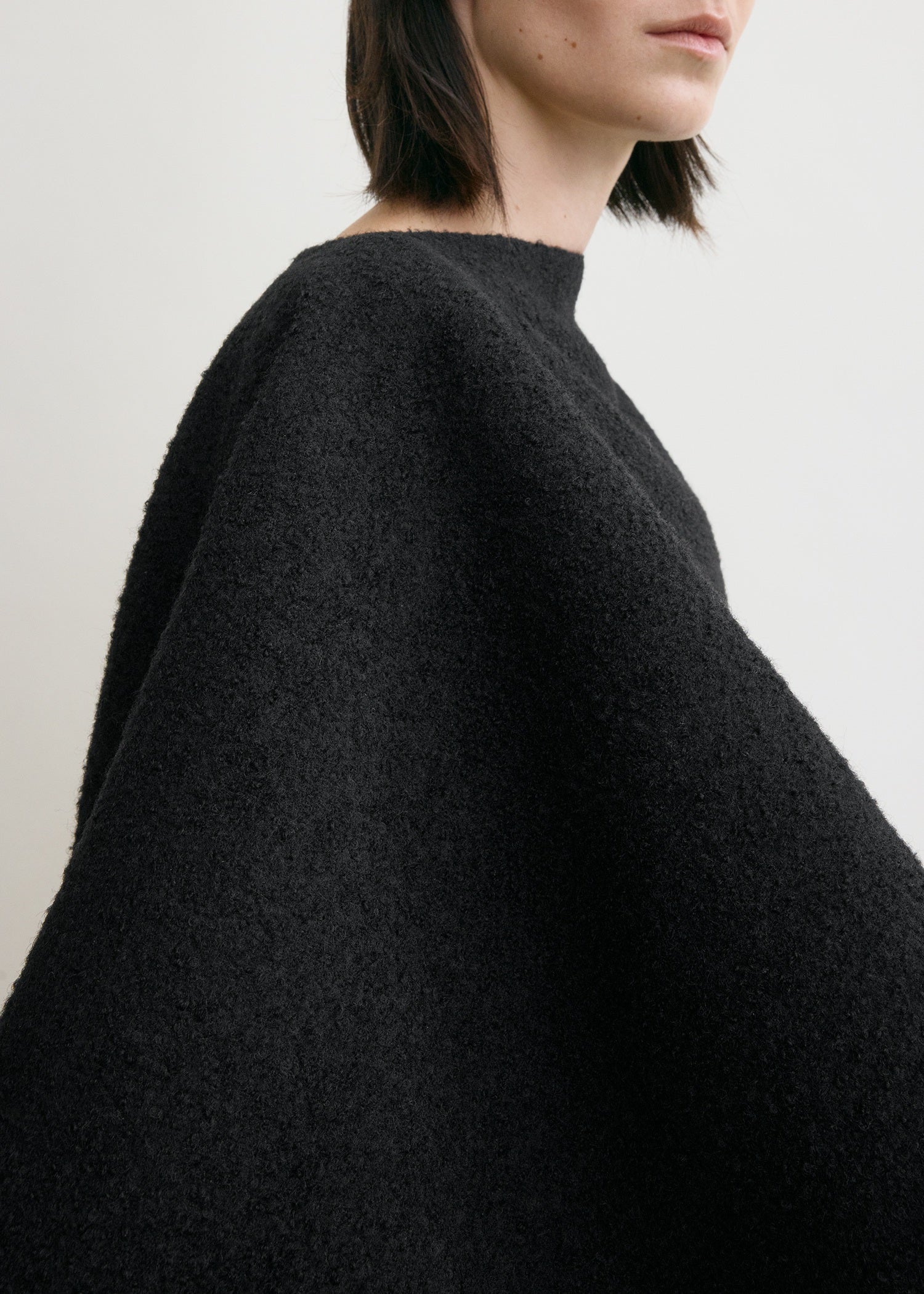 Fringed poncho black - Image 5