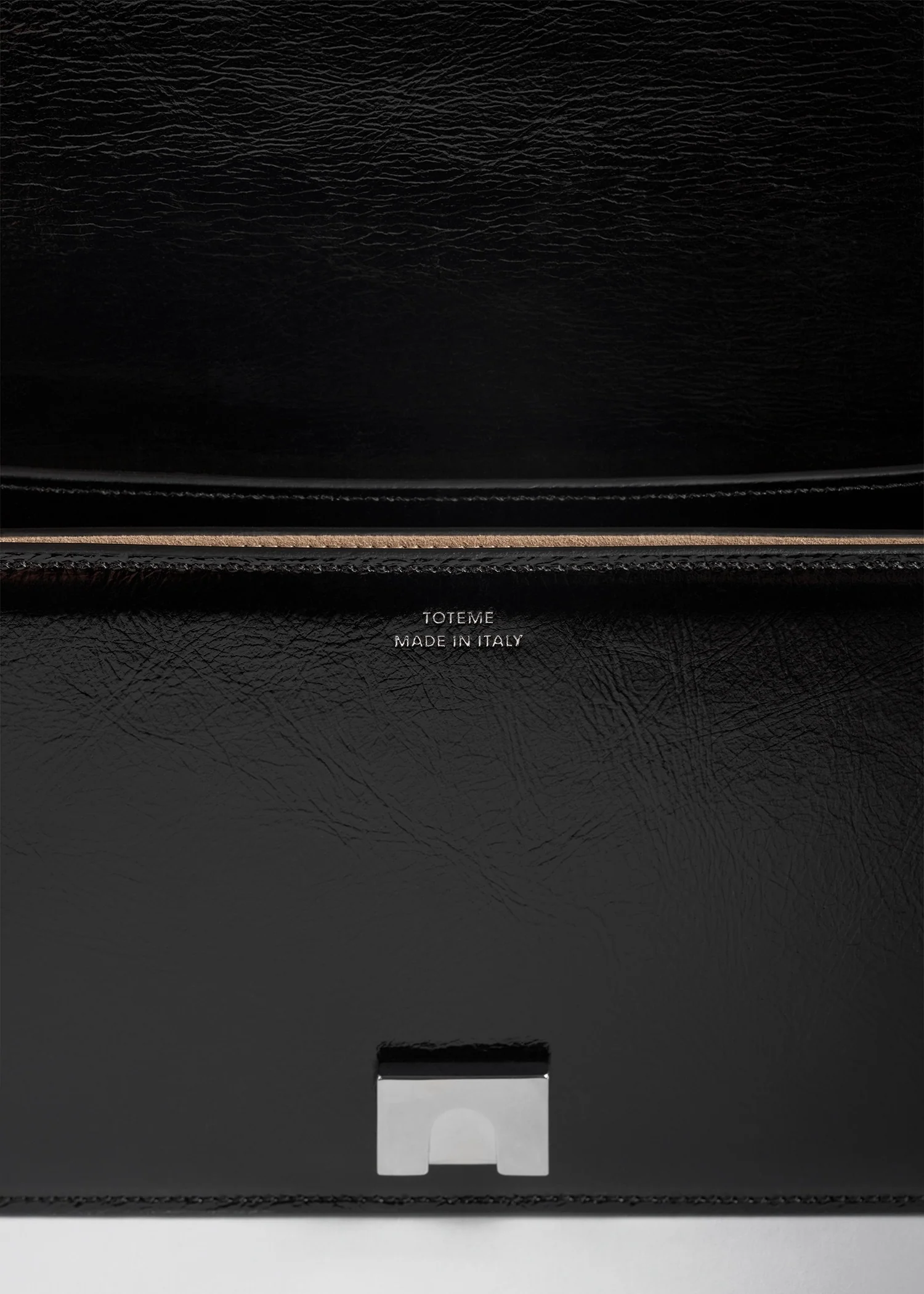 Mini T-flap naplack bag black - Image 8