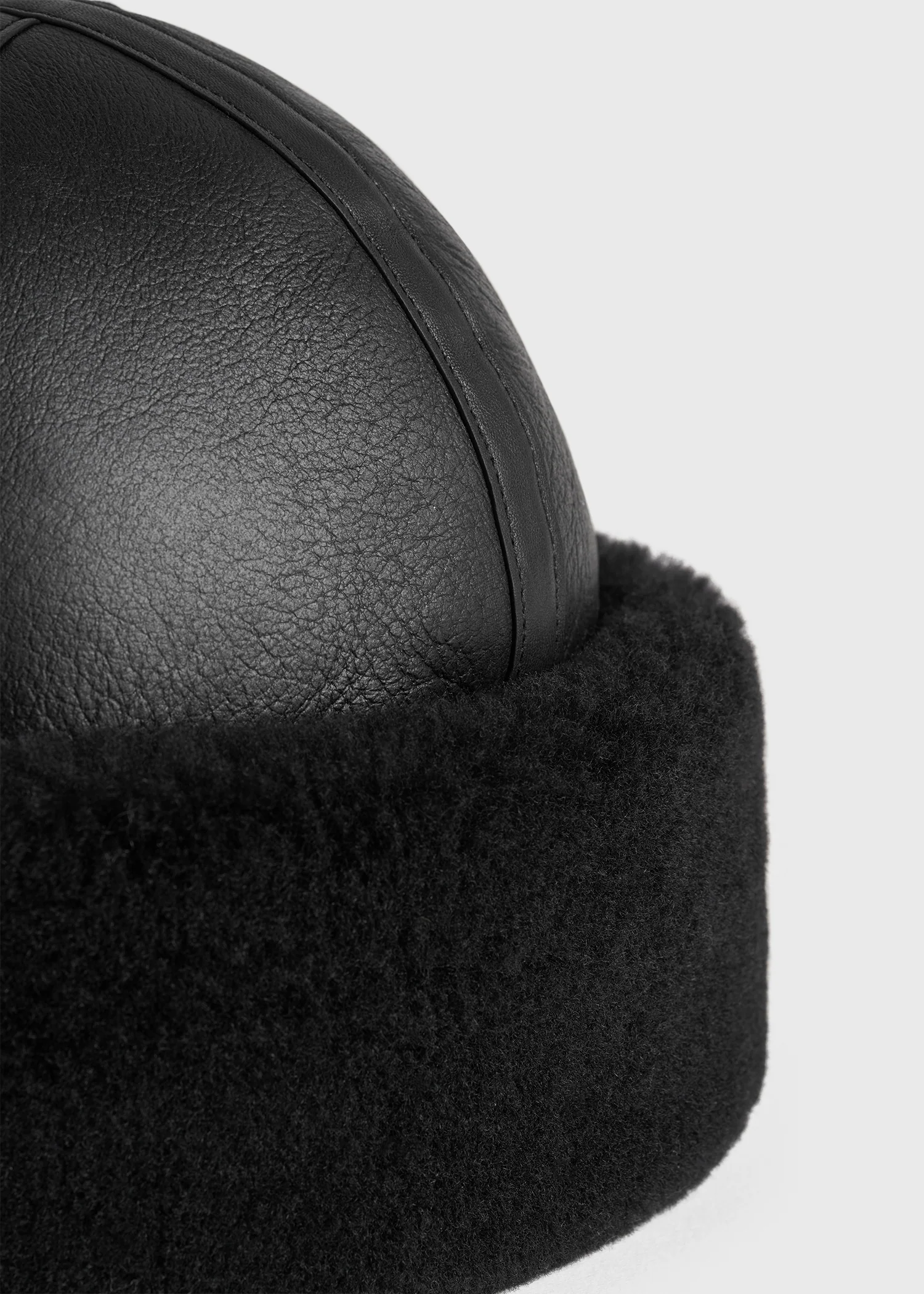 Shearling winter hat black - Image 4