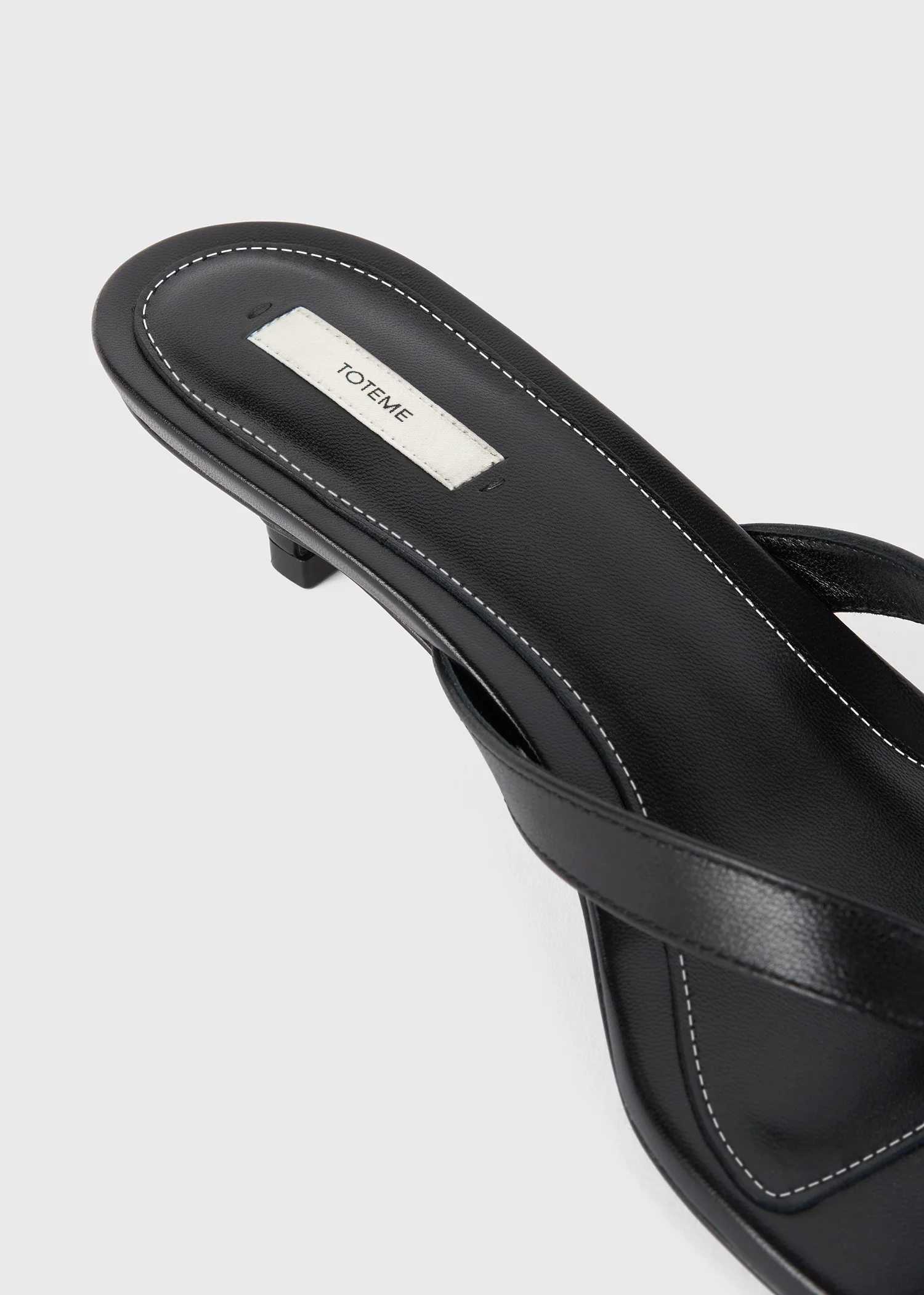 Leather heeled flip flops black - Image 6